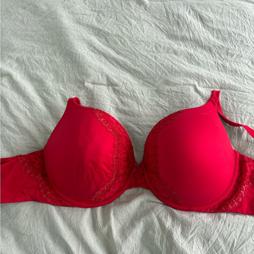Victoria's Secret Vibrant Red Lace Bra